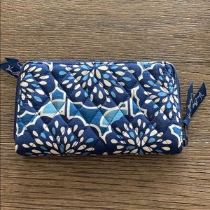 Vera Bradley Wallet / wristlet